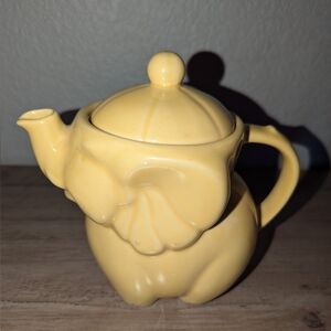 Vintage Elephant Teapot Shawnee Pottery